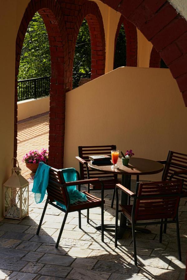 Hermes Hotel Vromolimnos 외부 사진