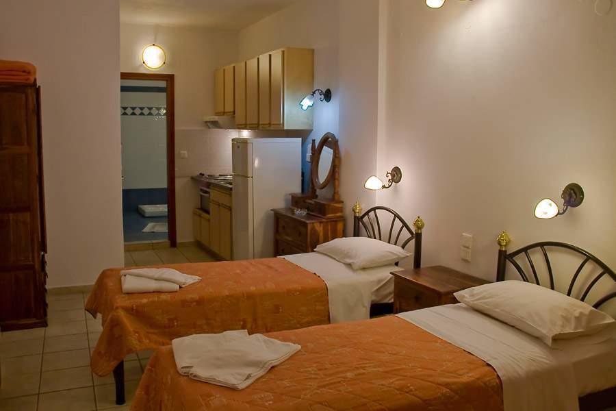 Hermes Hotel Vromolimnos 외부 사진