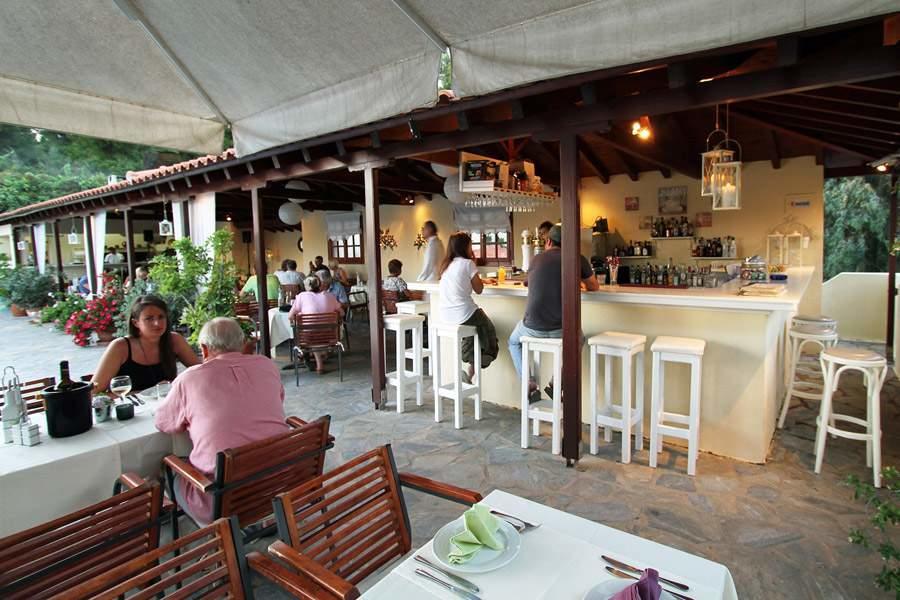 Hermes Hotel Vromolimnos 외부 사진