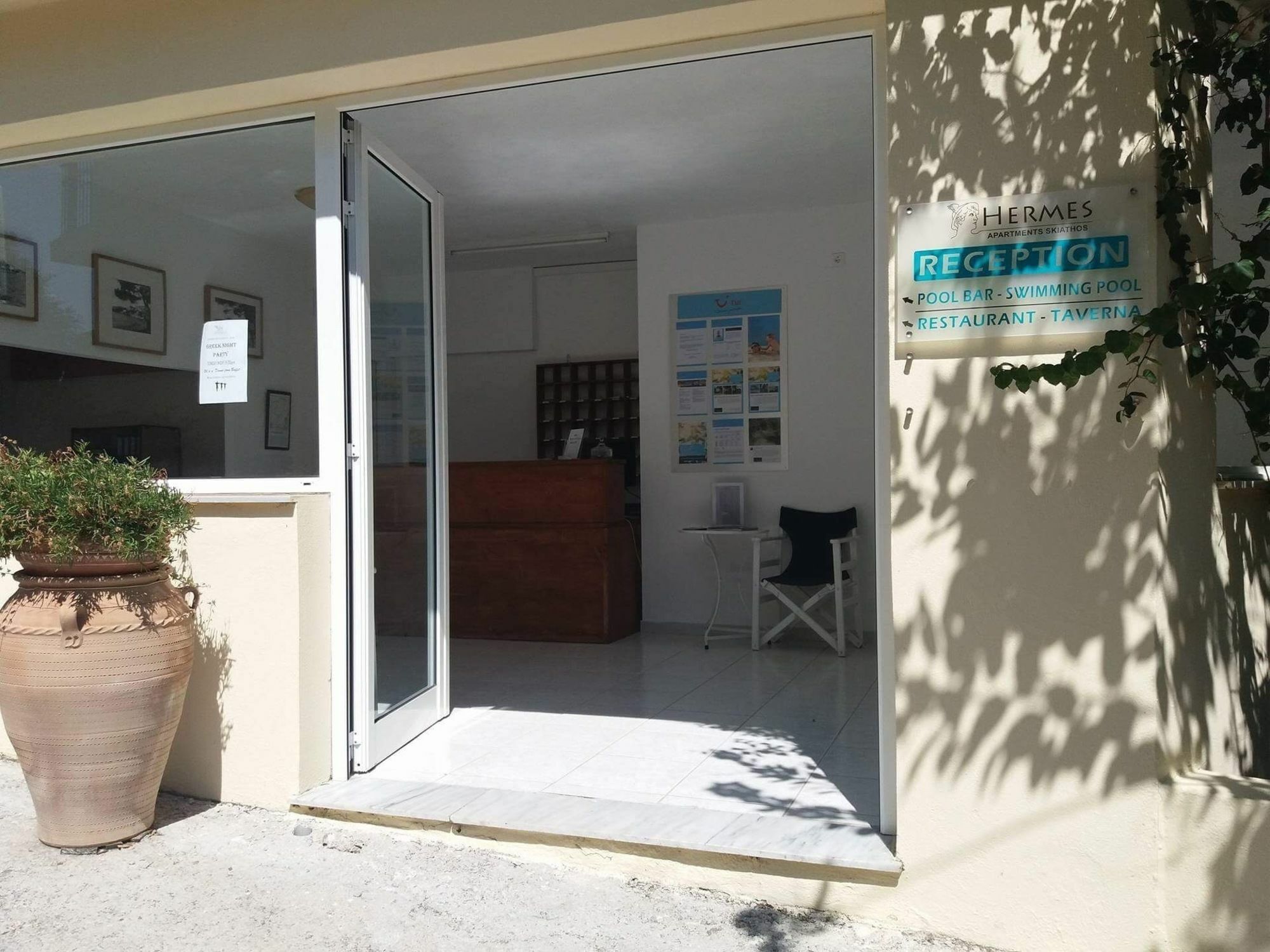 Hermes Hotel Vromolimnos 외부 사진