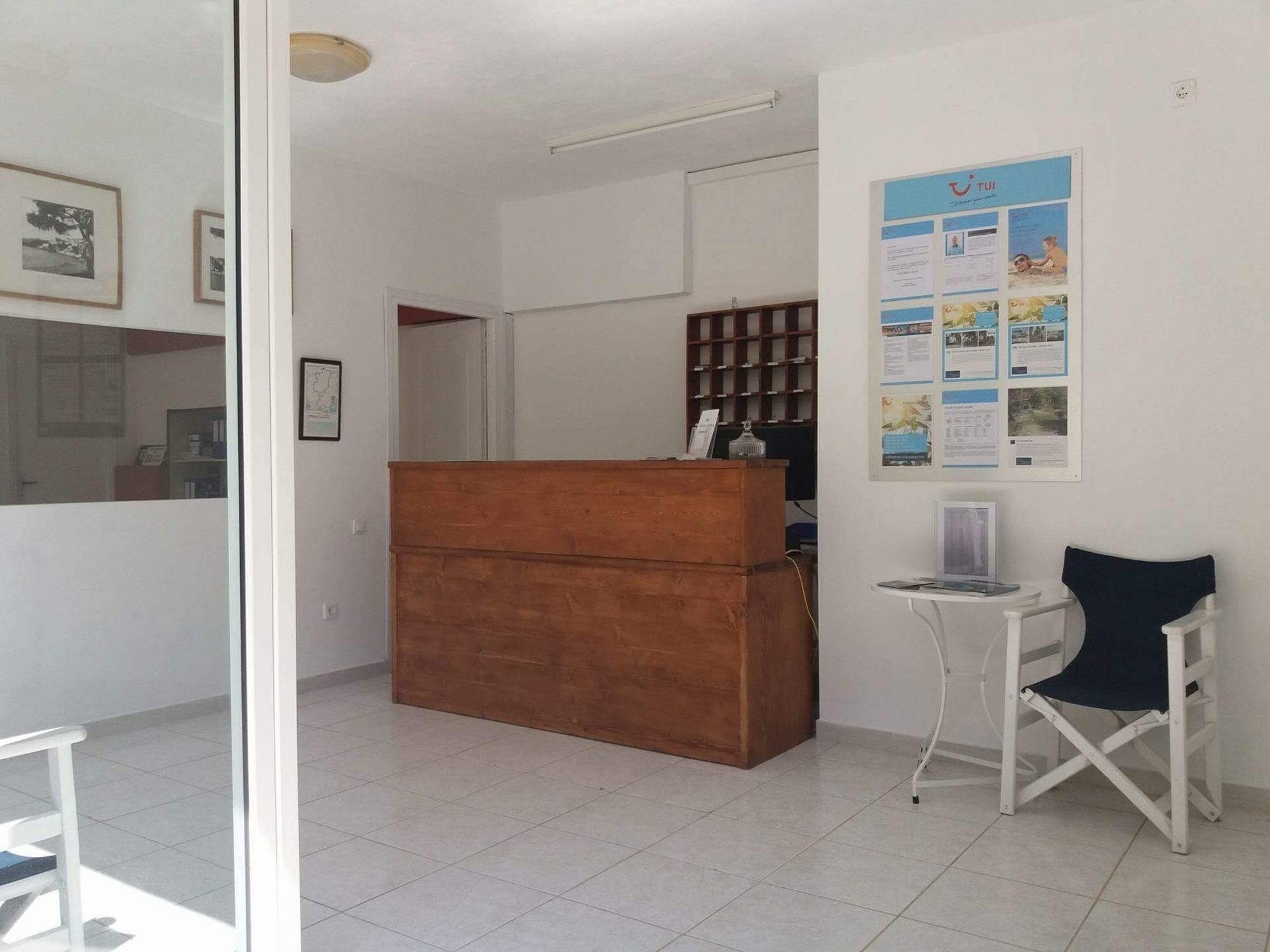 Hermes Hotel Vromolimnos 외부 사진